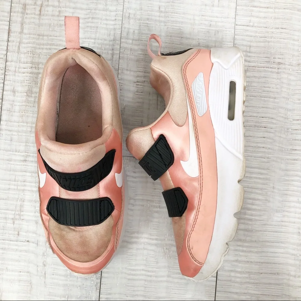 Nike Air Max Sneaker Tiny 90 Vday Girl Shoes Size 1Y